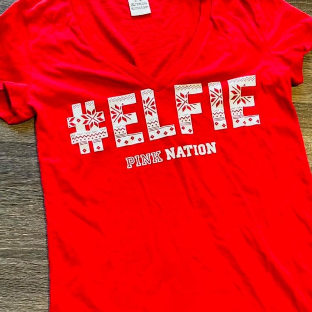 PINK VS Nation Elfie V-neck tee red M - Picture 2 of 3